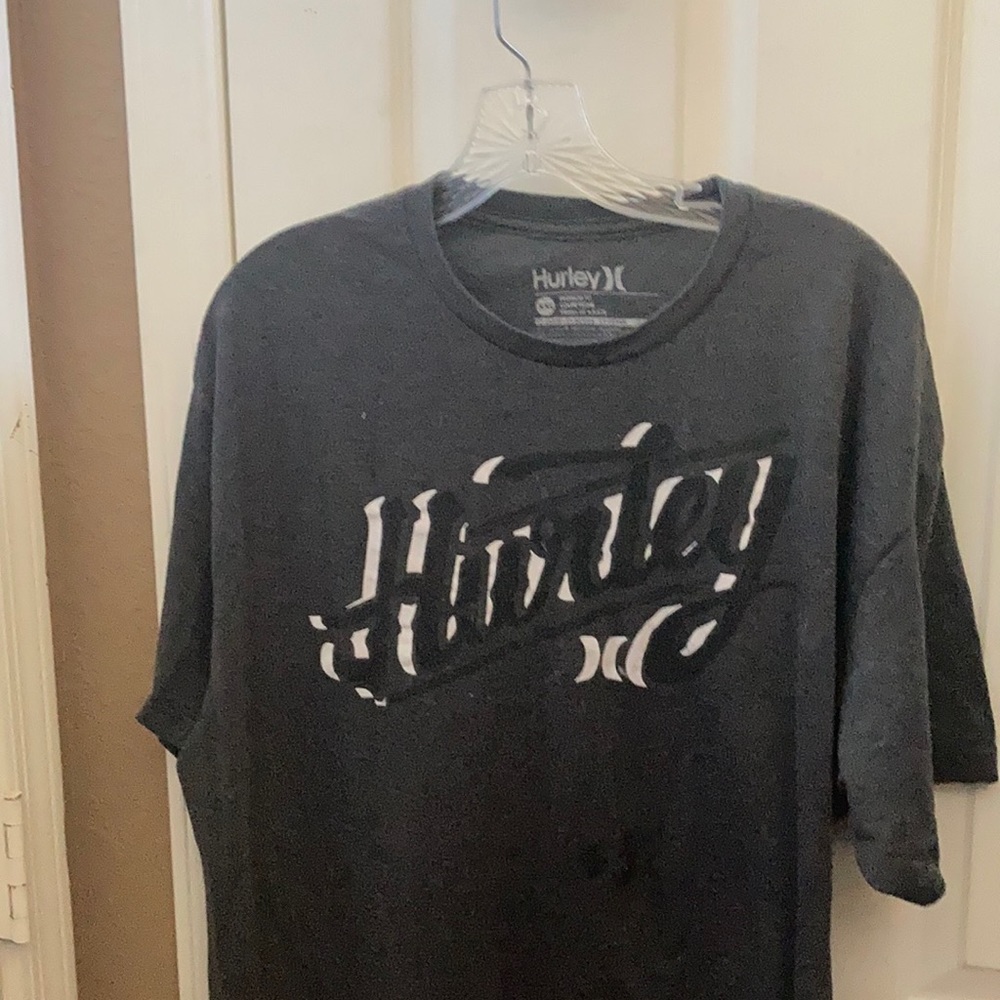 FINAL MARKDOWN Hurley short sleeved tee xxl